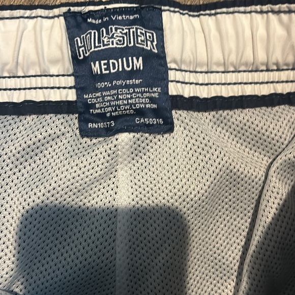 HOLLISTER Men’s MEDIUM Navy Boardshorts  Mesh Lined Velcro Fly Embroidered logo - Picture 4 of 8